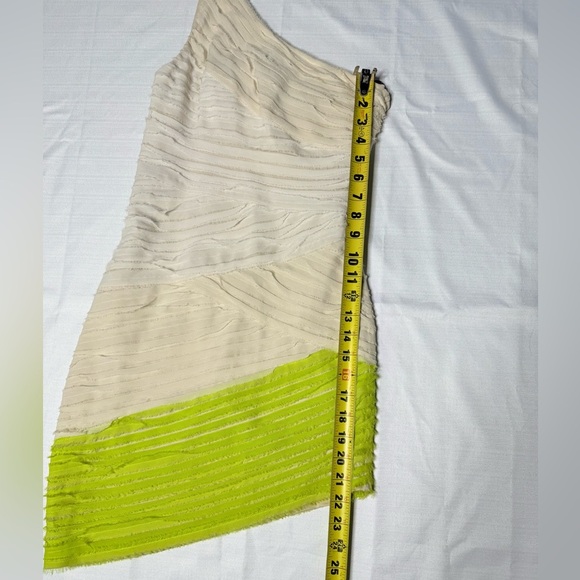 Bebe Chartreuse Ivory Ombré One Shoulder Ruched Ruffle Wiggle Dress XS - Picture 5 of 7